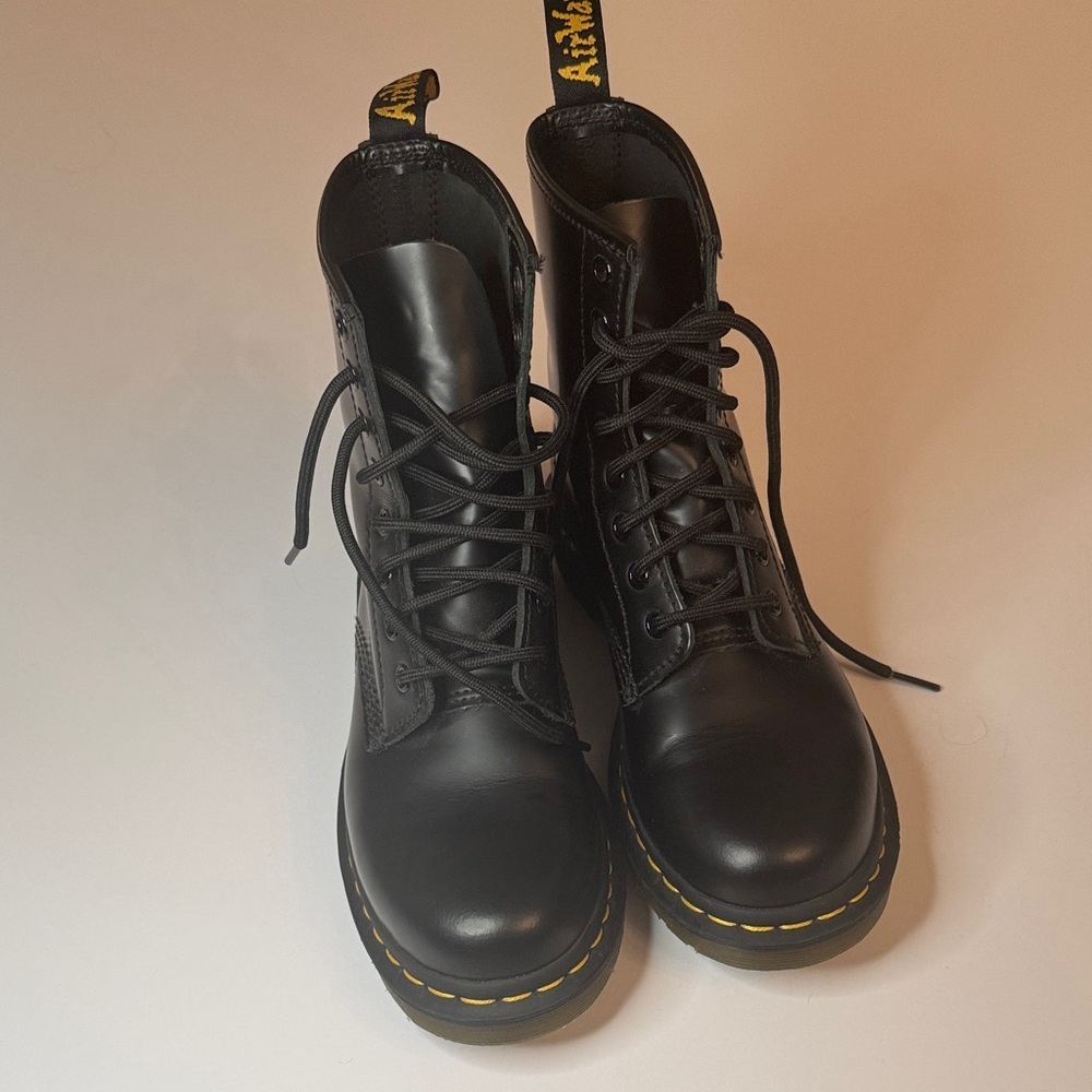 Dr. Martens 1460 Black Smooth Leather Boots Women’s 7 Minimal Wear